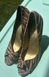Guess Womens WGKALEE Size 8 Gold brown Slip On Zebra Print stiletto Pump Sparkl - Picture 1 of 11