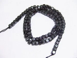1filo/ 100 pz  perline pietre ematite cubo 4mm colore nero bijoux - Foto 1 di 1