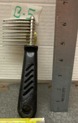 Escova Four Paws usada frete grátis - Imagem 1 de 2