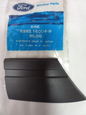 E8BZ-16004-B GUARDABARROS DERECHO MOLDURA EXTERIOR NUEVO PARA FORD FESTIVA 1988/1989 Foto 1 de 4