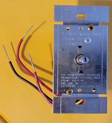 Atenuador giratorio/dial Lutron de 3 cables Foto 1 de 4