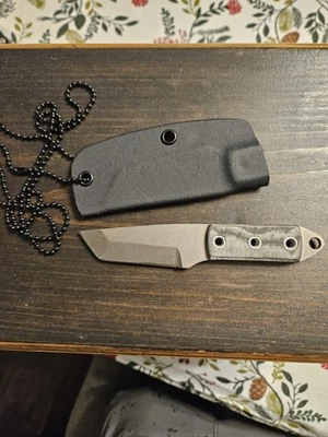 Cuchillo de cuello hecho a medida Foto 1 de 2