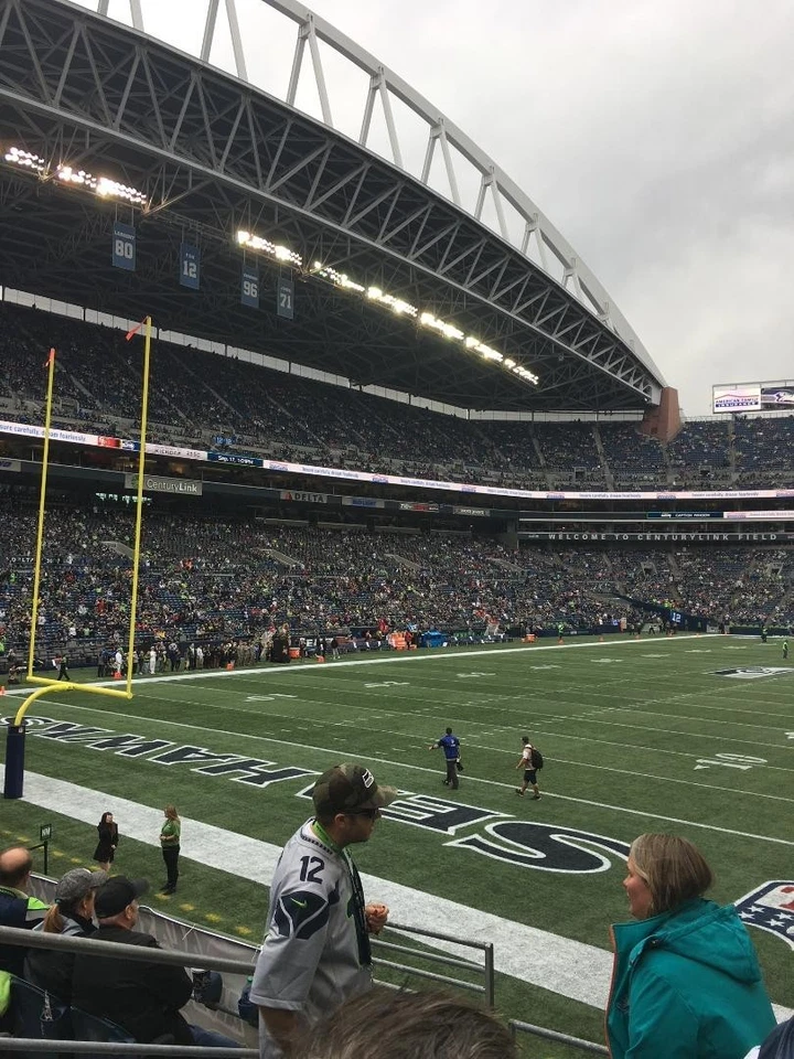 3 - Tickets Seattle SEAHAWKS VS Indianapolis Colts 12/14 Sec 145 Lower Level !!! - Image 1 of 4