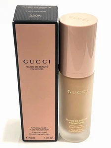 Gucci Natural Finish Fondotinta Fluido - 220N Fair Medium - 1 fl oz / 30 ml Nuovo con scatola - Foto 1 di 4