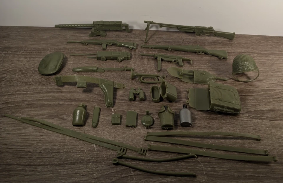 Vintage 1960s Louis Marx Stony Stonewall Smith Original Weapons Accessories Lot - Image 1 of 4