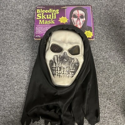 Vintage Skull Mask Bleeding Dripping Blood Heart Pump Halloween Fun World 90’s - Image 1 of 4