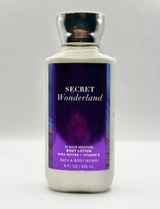 Loción corporal Bath and Body Works Secret Wonderland 8 oz - Imagen 1 de 3