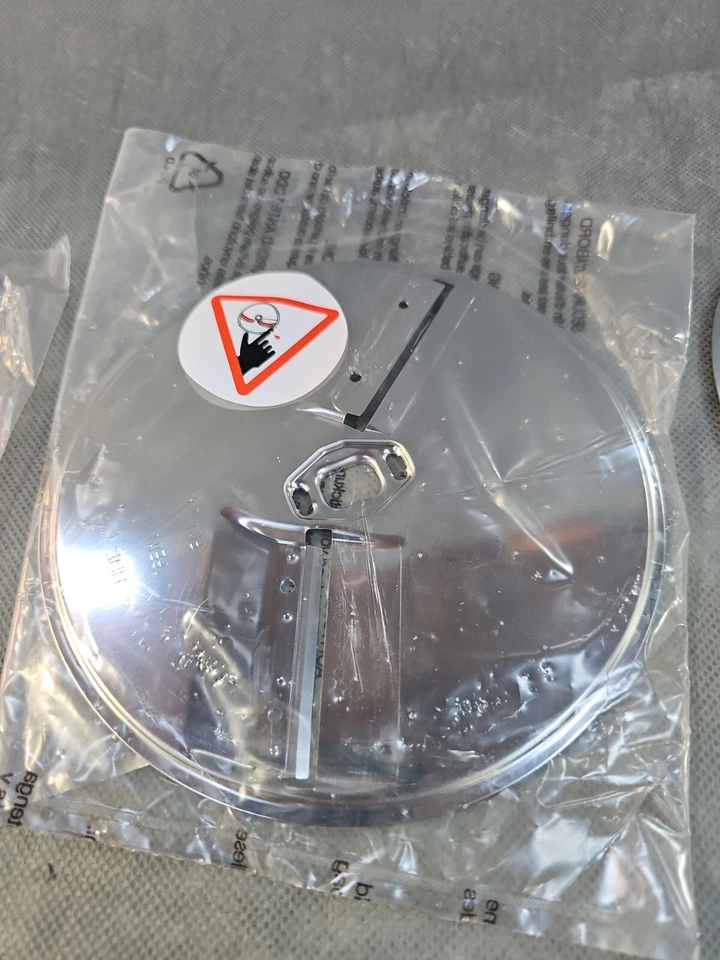 Genuine Bosch MUM54920GB/02 Food Processor Cutting Disc Blade Attachment - New - Image 1 of 1