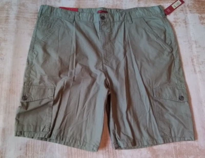 MERONA CARGO SHORTS SIZE 44 LIGHT GREEN RELAXED FIT NEW WITH TAGS - Image 1 of 4