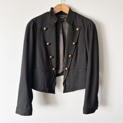 Chaqueta Blazer Torrid Negra Tejida Militar Botón Dorado Recortada Talla Grande 1X Foto 1 de 4