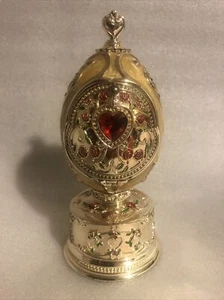 Vintage Sankyo Gold Tone And Emerald Green Jeweled Gold Plated Egg Music Box - Picture 1 of 9