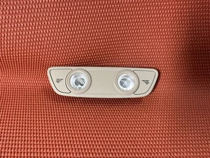 🚘2017-2019 AUDI A4 (A5 Q5 Q7) REAR ROOF OVERHEAD DOME LIGHT READING MAP LAMP - Picture 1 of 7