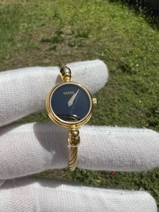 Dainty Vintage Gucci 2700.2.L Gold Plated Black Dial Ladies Bangle Quartz Watch - Picture 1 of 20