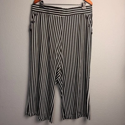Pantalones al tobillo Robert Louis negros blancos a rayas recortados pierna ancha fluidos talla grande 3X Foto 1 de 4