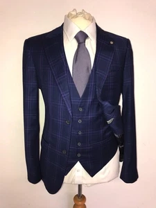TED BAKER - Tailored Fit 3 Piece BLUE WOOL SUIT - 36 Short - W32 L29 - WORN ONCE - Picture 1 of 14