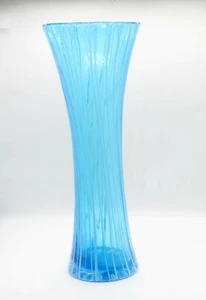 Impresionante jarrón alto de vidrio artístico color azul con rayas soplado a mano 13' - Imagen 1 de 4