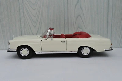 MERCEDES BENZ 280 SE 1966 1/18 MAISTO SPECIAL EDITION 31811 SUPERBE - Photo 1/4