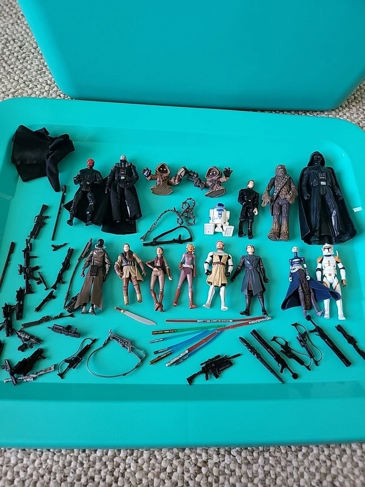 Star Wars Action Figure Lot – 20+ Figures & Weapons – Sith, Jedi, Troopers - Image 1 of 4