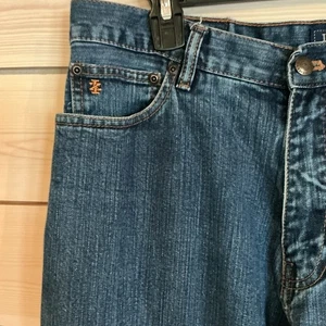 IZOD Jeans Ladies Relaxed Fit 34Wx32L Iconic Preppy - Picture 1 of 4