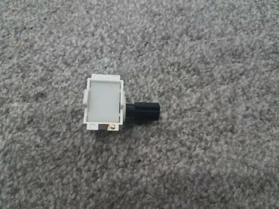 Infiniti G37 2008 cupé guantera luz OEM Foto 1 de 2