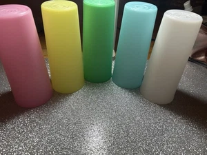 5 Tupperware 16 Unzen große Becher #5107 Pastelltöne Vintage! Rosa Blau Weiß Gelb Grün - Bild 1 von 4