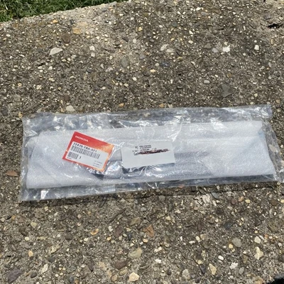 Apliques puerta izquierda conductor delantero Honda Civic 2016-2021 72470-TBA-A01 OEM Foto 1 de 4