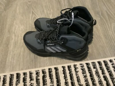 adidas Women's TERREX AX4 MID GTX Hiking Boots Size: 11.5 Gray/Black NWT - Image 1 of 4