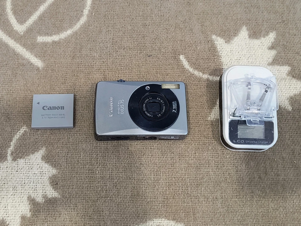 Canon PowerShot ELPH SD750 / IXUS 75 7.1MP Digital Camera Silver - Fullly Work - Image 1 of 4