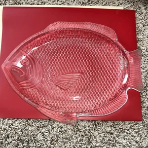 Vintage ANCHOR HOCKING Fish Shaped Oven-Proof Glass Platter/Plate 11" X 8" - Picture 1 of 5