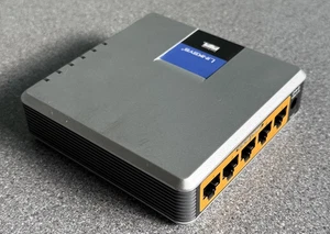 Linksys EG005W V3 Gigabit 5 port workgroup switch. - Picture 1 of 4