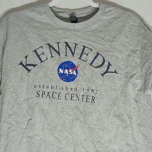 Camisa Kennedy Space Center Talla Mediana Usada Gris - Imagen 1 de 4