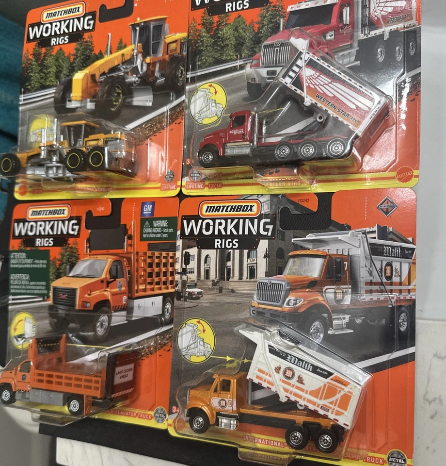 Diecast Matchbox 1:64 Working Rigs Lot of FOUR - Construction & Transport - Image 1 of 4