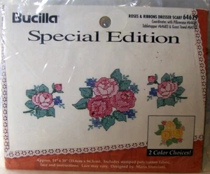 Bucilla Edición Especial Rosas y Cintas Cómoda Bufanda 64679 Punto de Cruz NUEVO - Imagen 1 de 1