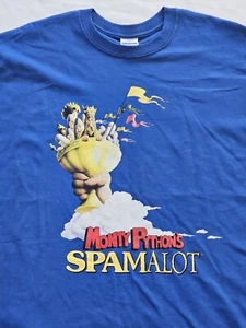 MONTY PYTHON Flying Circus SPAMALOT (XL) T-Shirt ERIC IDLE Holy Grail - Picture 1 of 5