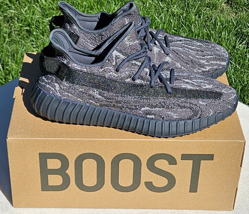 NUOVO grigio testurizzato Adidas Yeezy ID4811 sale scuro USA da uomo taglia 12 Boost 350 V2