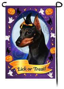 Bandera de jardín de Halloween - Pinscher miniatura recortada negra y tostada - Imagen 1 de 1