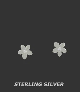LAB CREATED WHITE SAPPHIRES FLOWER STUD EARRING .925 Sterling Silver -NWT - Picture 1 of 4