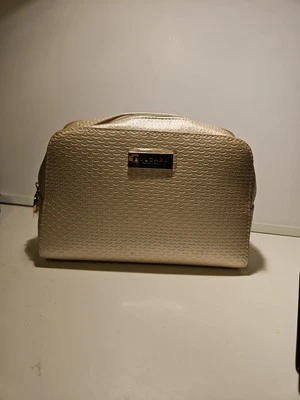 Bolsa de maquiagem dourada Bvlgari - Imagem 1 de 4