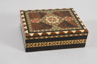 Q28W03- Holz Intarsien Schatulle  - Bild 1 von 4