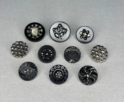 Lote de 10 botones antiguos vintage de vidrio negro inciso con brillo plateado  Foto 1 de 4