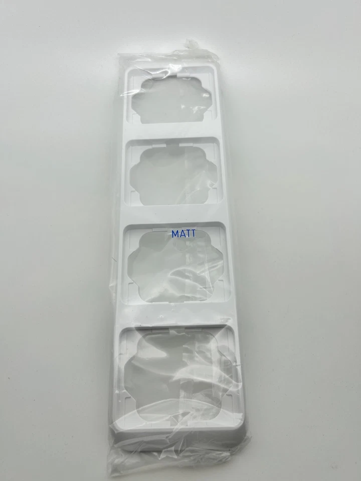 Busch Jaeger alpha nea 1734-24 4 fach Rahmen Senkrecht Studioweiß Weiß MATT Neu - Bild 1 von 1