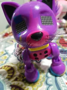 Zoomer Meowzies Lucky the interactive pet cat works well purple & pink 2016 - Picture 1 of 6