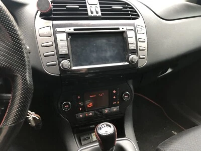 Stereo Android Fiat Bravo dal 2007 con Android Auto e CarPlay - Immagine 1 di 2