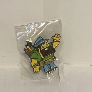 Designer Con 2022 Vincents Exclusive Pin - Picture 1 of 2