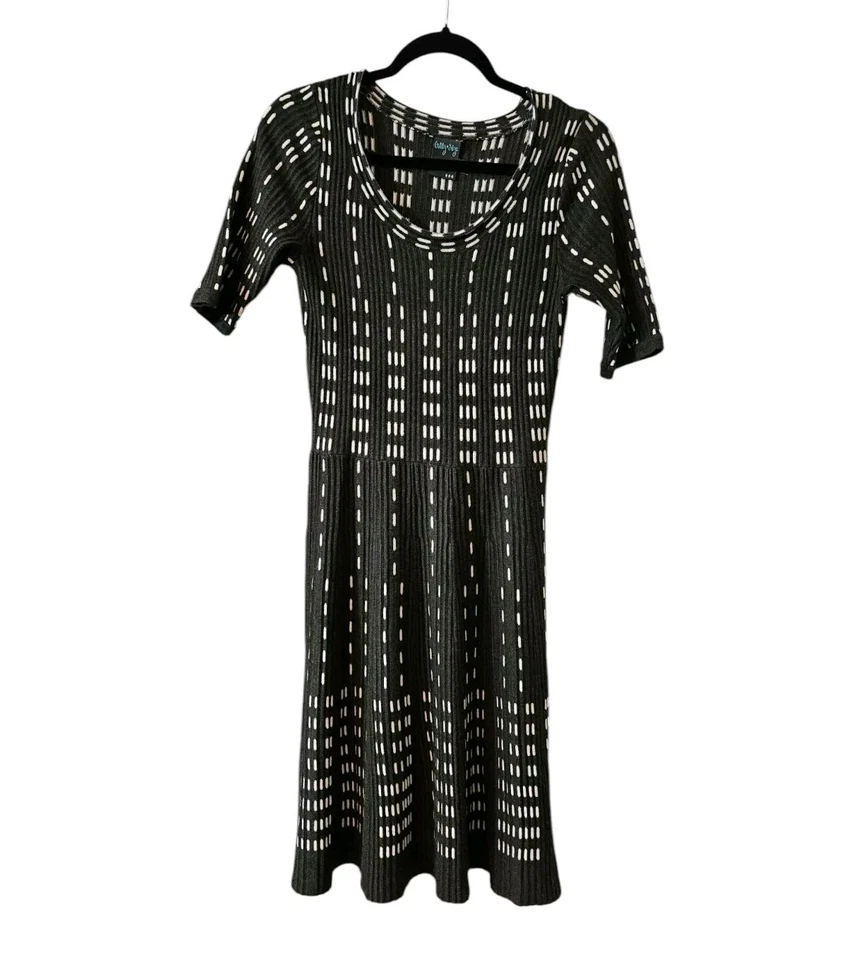 Gabby Skye Sweater Dress Grey White Short Sleeve Knee Length Size SM - Image 1 of 4