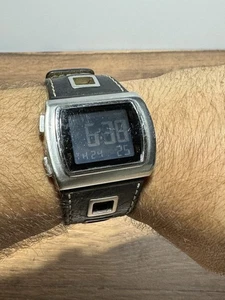 Vintage Fossil Blue 100 Meter Square Face Uhr AM4015 DIGITAL - Bild 1 von 14
