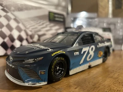 NASCAR Lionel ARC 2017 Martin Truex Jr #78 Kansas Win 1/24 Diecast Car Foto 1 de 4