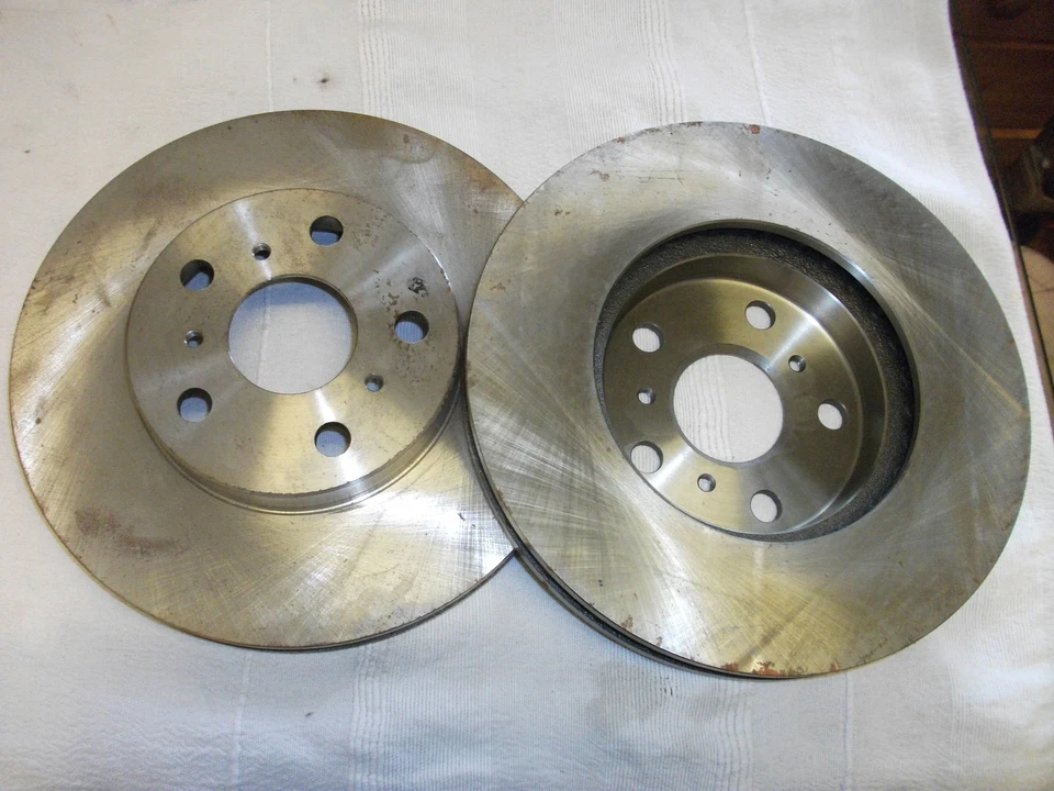 * TOYOTA CELICA NEW PAIR FRONT VENTED BRAKE DISC 1988-91 GT4 GTI - Image 1 of 1