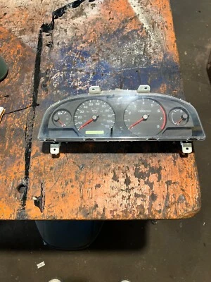 Cuadro de instrumentos Frontier 2000-2001 2,4 L 2x2 M/T 224K 24810-9Z461 OEM Foto 1 de 4