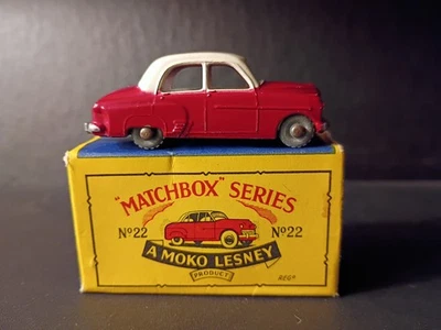 Matchbox #22A Vauxhall Cresta 1956  Off White Roof  Orig B4 Box - Image 1 of 4